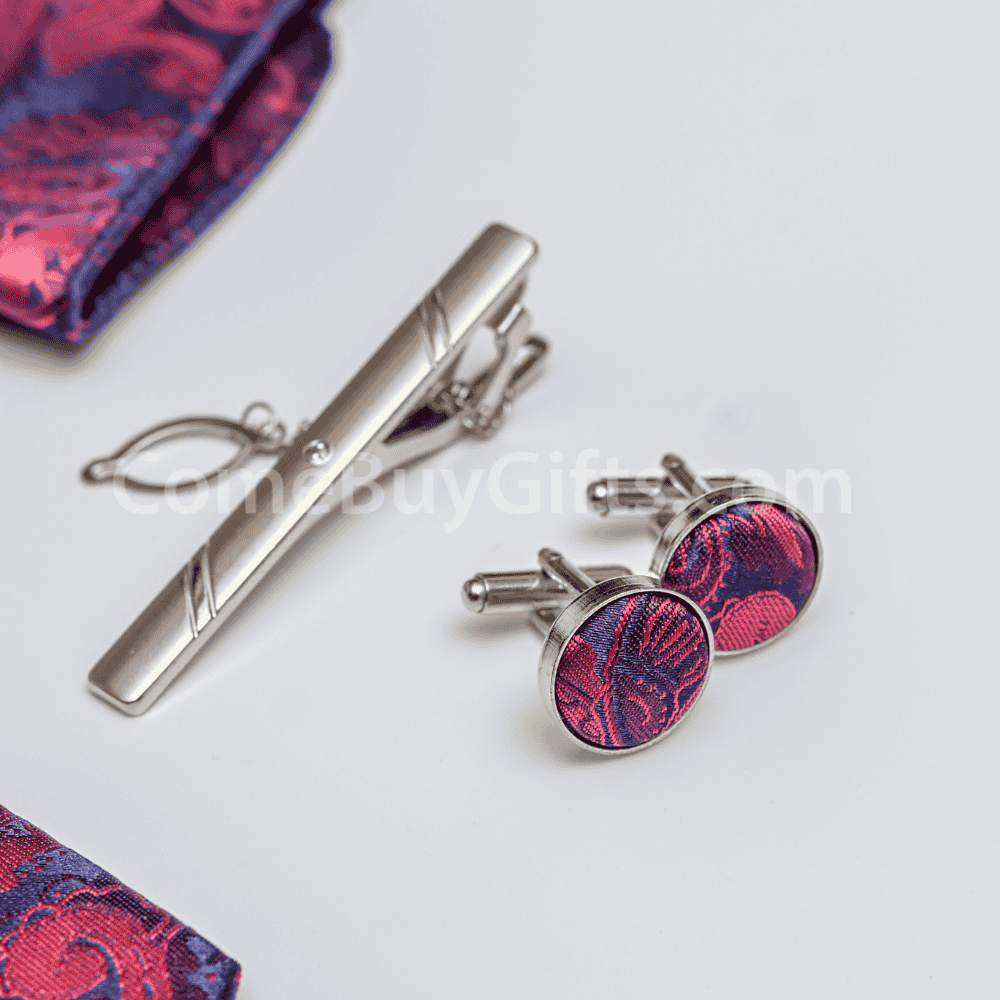 The Signature Collection Men's Tie Set.