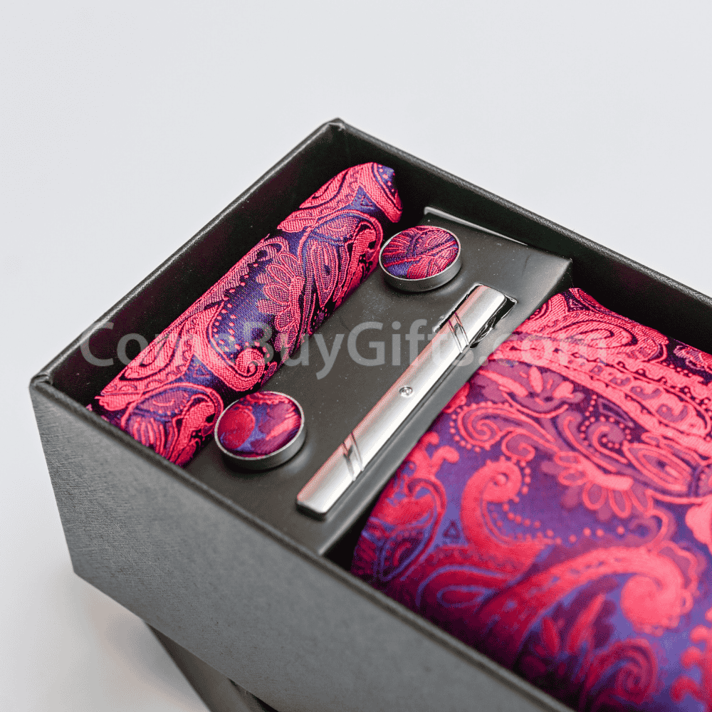 The Signature Collection Men's Tie Set.