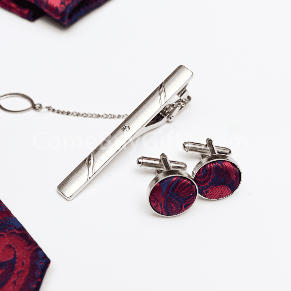 The Signature Collection Men's Tie Set.